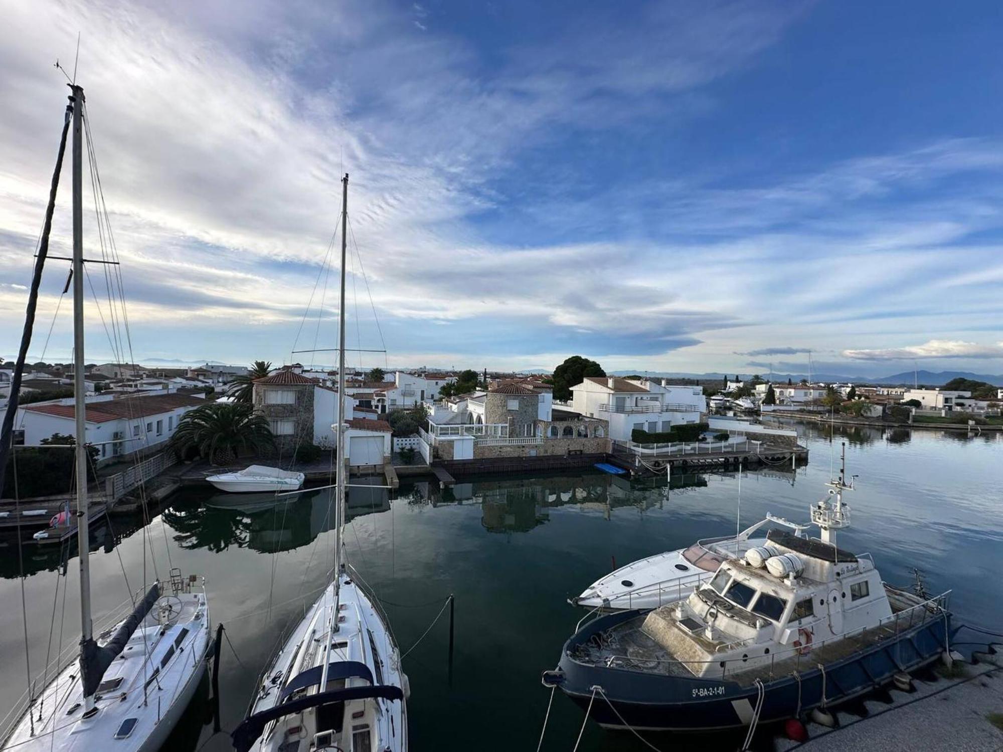 Apartamento En Roses Con Vistas Al Canal Y Piscina 외부 사진