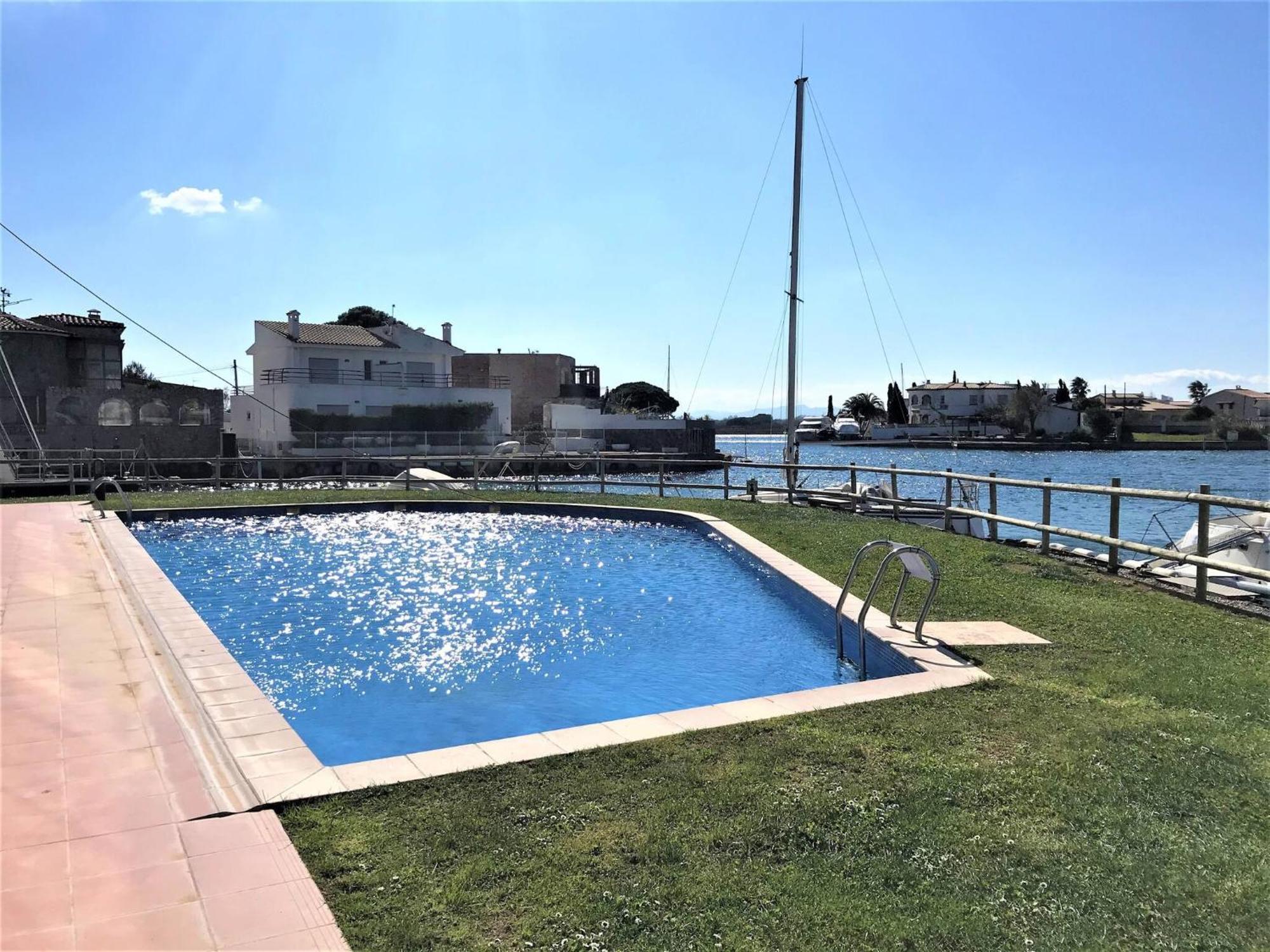 Apartamento En Roses Con Vistas Al Canal Y Piscina 외부 사진