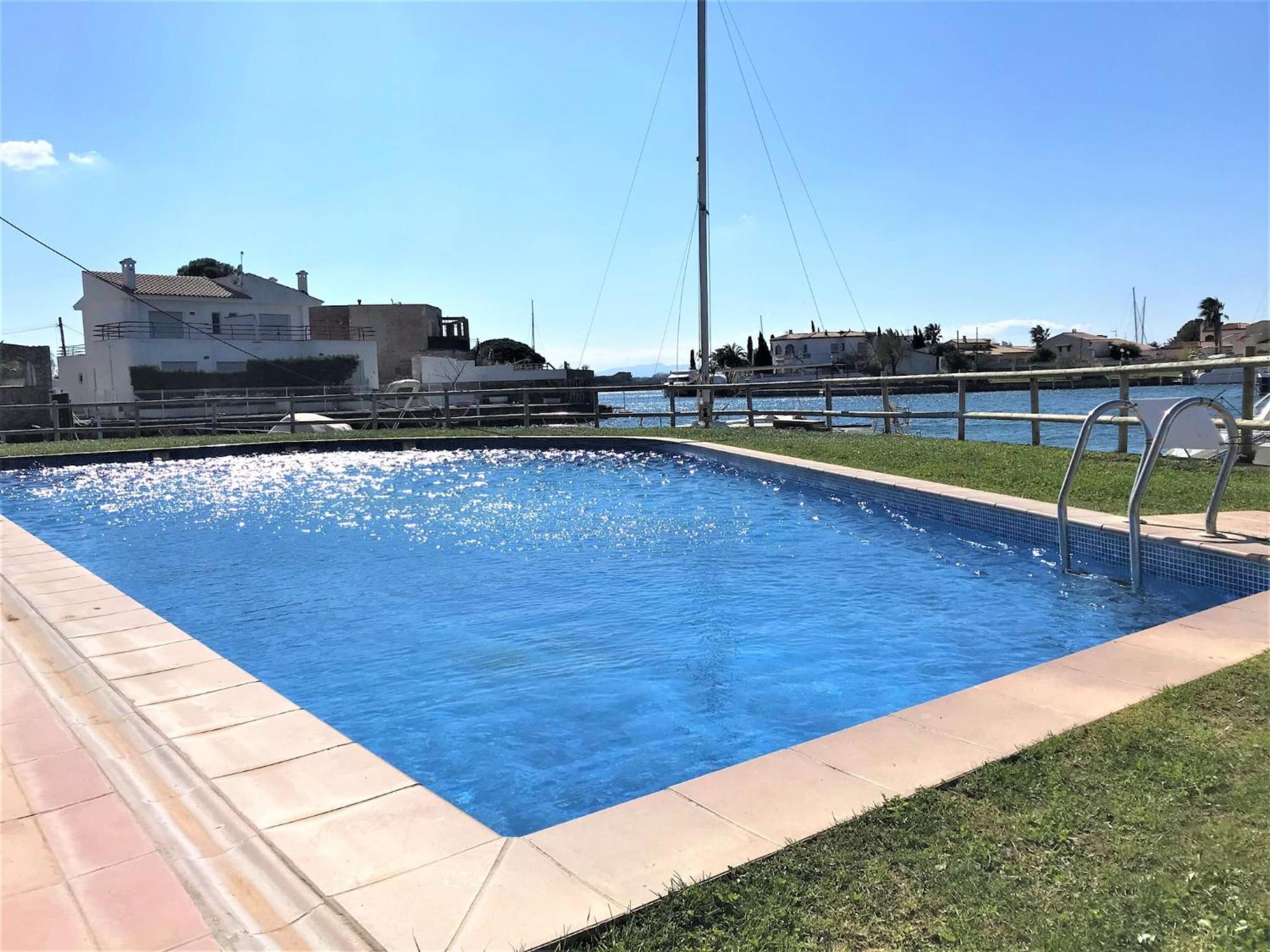 Apartamento En Roses Con Vistas Al Canal Y Piscina 외부 사진