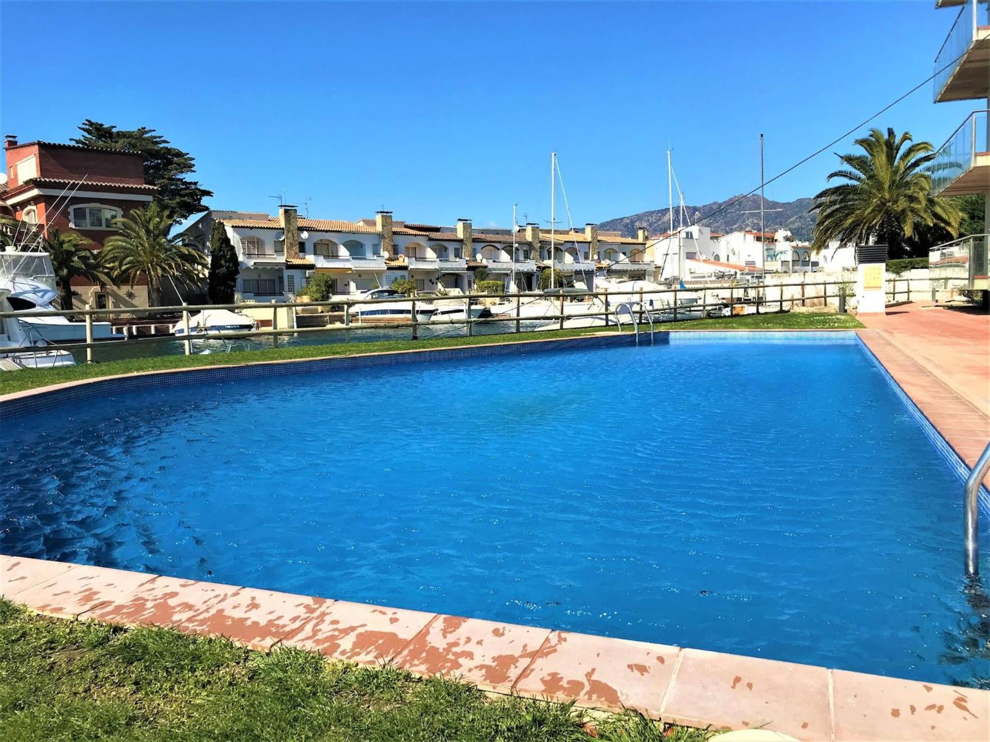 Apartamento En Roses Con Vistas Al Canal Y Piscina 외부 사진